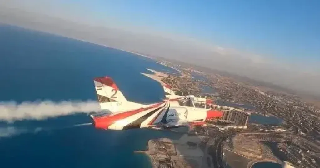 اللي شايفه خيال.. سماء العلمين تتألق بعرض جوي لطائرات «تحيا مصر»