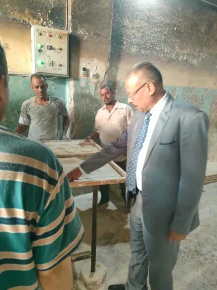 محافظ أسيوط: حملات مكثفة لضبط الأسواق.. ضبط 23 كيلو لحوم وفراخ وكبدة