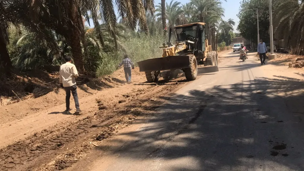 محافظ أسيوط: استجابة فورية لشكاوى المواطنين وتمهيد وتسوية الطرق ببني زيد الأكراد