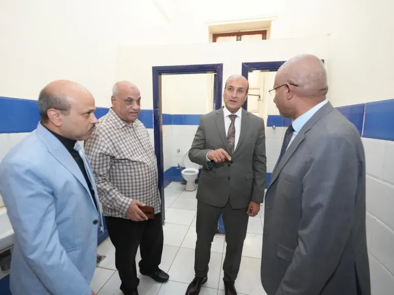 محافظ أسيوط يتفقد جاهزية المدارس لانطلاق العام الدراسي الجديد.. 3096 مدرسة تستقبل