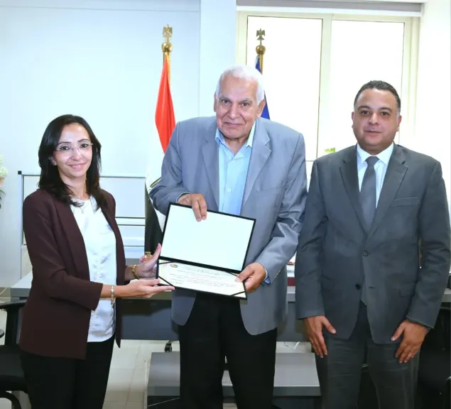 محافظ البحيرة تكرّم لجنة المشروعات الخضراء وتصعّد 18 مشروعًا