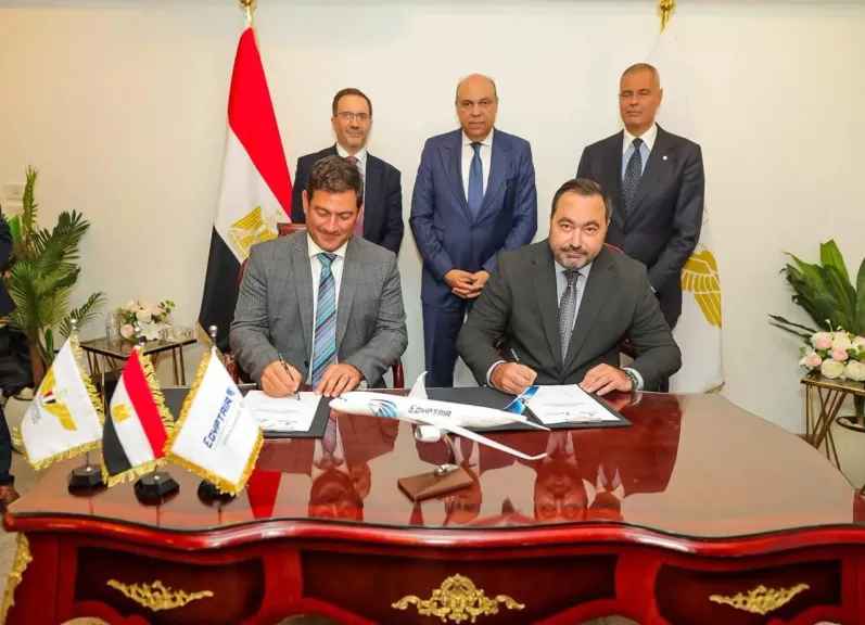 اتفاقية بين ”مصر للطيران للتدريب” وشركة أكرون لتوريد جهاز محاكاة لطائرات A320neo