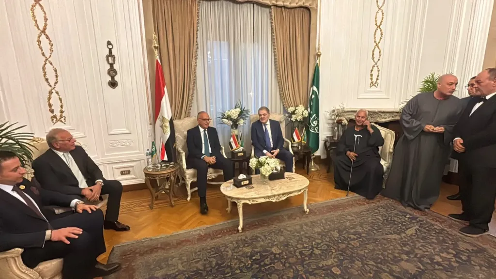 وصول «البدوي» ووزير الري لحضور احتفالية عيد الفلاح بمقر الوفد