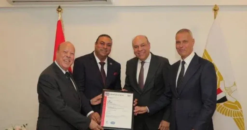 وزير الطيران يشهد حصول مصر للطيران على 3 اعتمادات دولية في الجودة والسلامة
