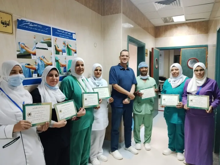 مستشفى أسيوط الجديدة الجامعي يكرم كوادر التمريض بوحدة الاستقبال والعمليات