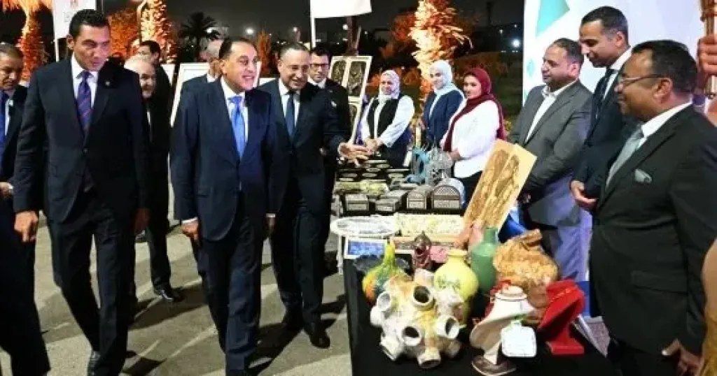 رئيس الوزراء يتفقد الشركة المصرية لتصنيع الشباك وأدوات الصيد