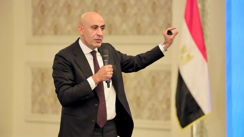 رواتب المعلمين المعلنه تثير جدلًا واسعًا على مواقع التواصل الاجتماعي