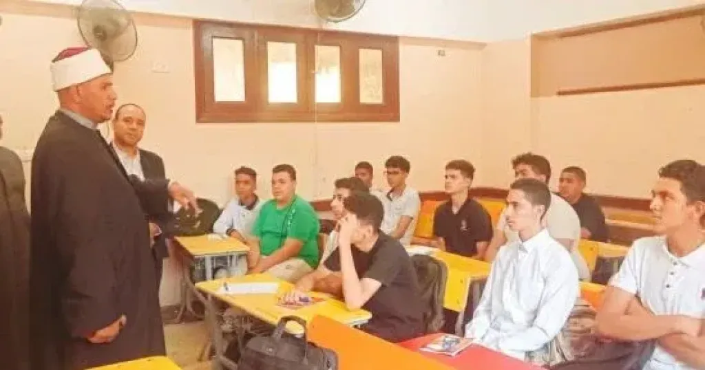 رئيس منطقة الجيزة الأزهرية يتابع انطلاق الدراسة بالمعاهد
