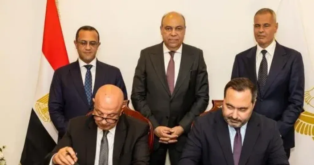 وزير الطيران يشهد توقيع بروتوكول بين المصرية للمطارات وأكاديمية مصر للطيران