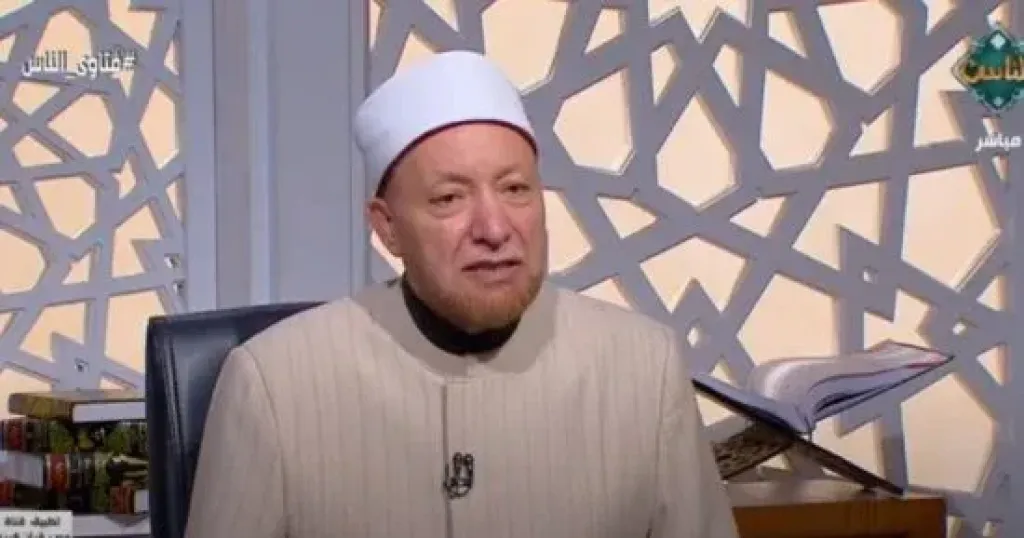 هل يجوز التصدق من مال زوجي على عمي المحتاج؟.. أمين الفتوى يجيب