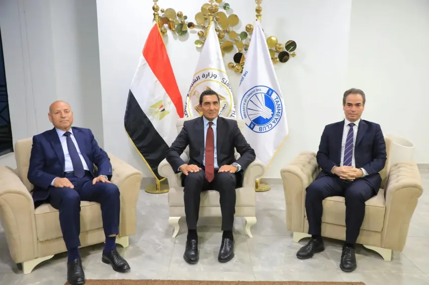 محافظ القاهرة ووزير الشباب يشهدان ”صالون ماسبيرو الثقافي” بالأسمرات
