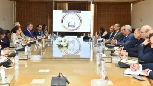 وزير الإنتاج الحربى يبحث مع سفيرة رومانيا بالقاهرة سبل تعزيز التعاون المشترك