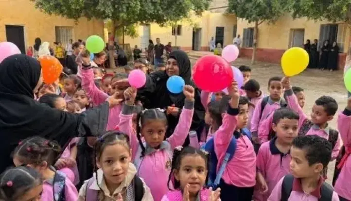 مع انطلاق العام الدراسى الجديد.. توجيهات بسرعة تسليم الطلاب الكتب المدرسية
