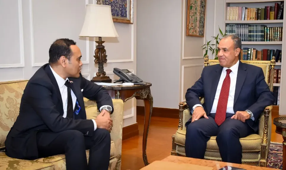 وزير الخارجية يستقبل وزير الدولة السنغافوري للشئون الخارجية والداخلية