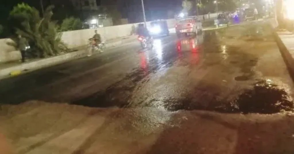 سقوط سولار من شاحنة بطريق أسوان الزراعي.. وعودة حركة السير إلى طبيعتها
