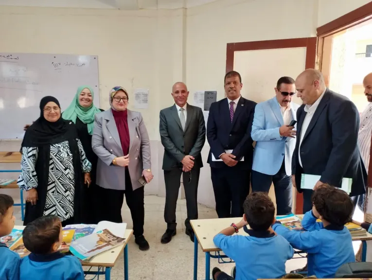 وزير التعليم يشدد على الانضباط ومتابعة ميدانية مستمرة للمدارس مع بدء الدراسة