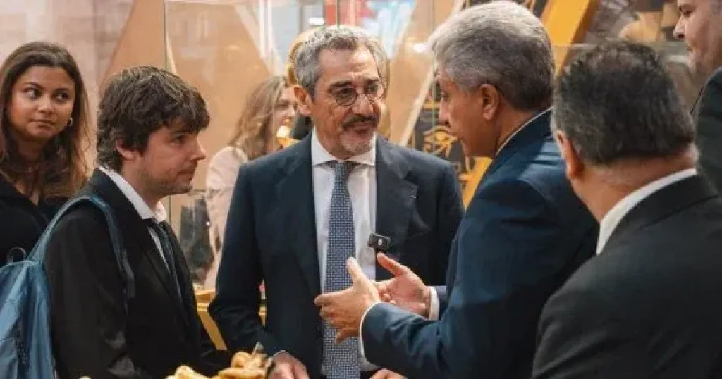وزير السياحة يستقبل نظيره الفرنسي بالجناح المصري بمعرض IFTM Top Resa 2026 بباريس ⁠