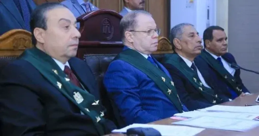 تأجيل إعادة محاكمة محمود عزت و4 آخرين بتهمة التخابر مع دول أجنبية لـ 10 نوفمبر