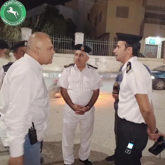 حملات لإعادة تنظيم الشوارع  وتحقيق السيولة المرورية بفاقوس شرقية