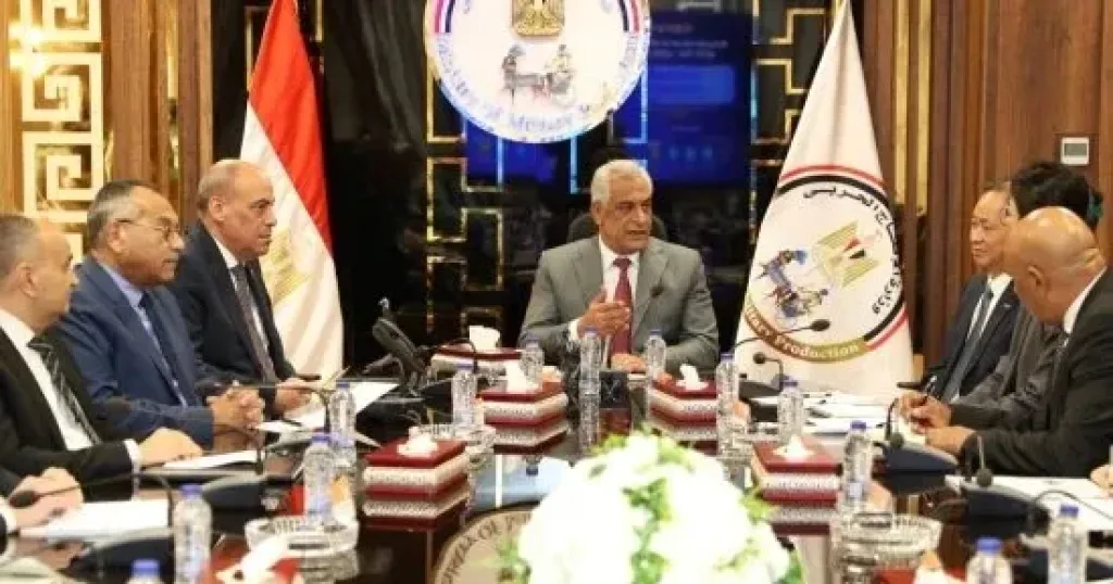 وزير الدولة للإنتاج الحربي يبحث مع وفد شركة CEC الصينية التعاون فى مجالات الطاقة