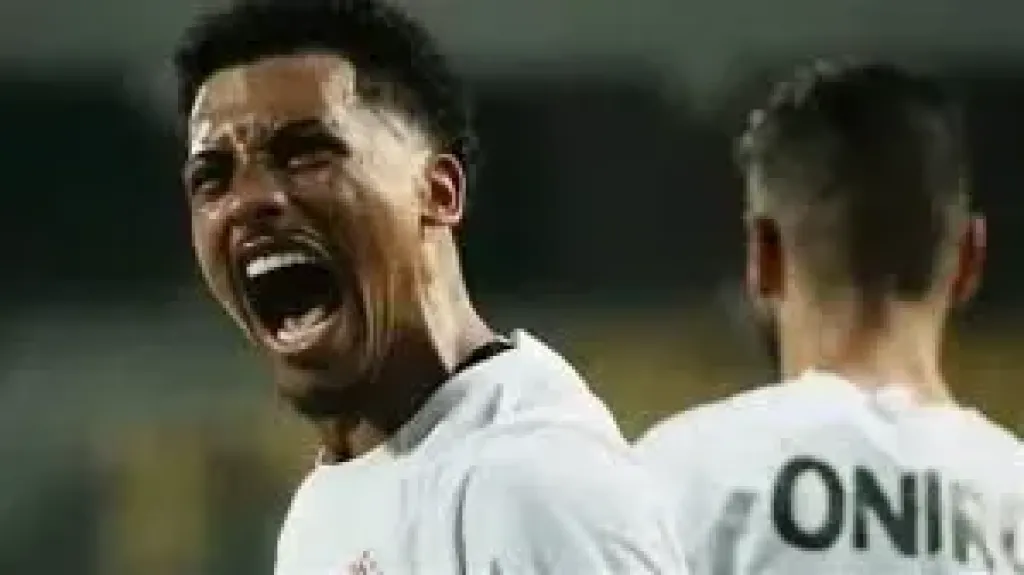 الزمالك يوقع عقد بيع بيزيرا لشباب الأهلي دبي