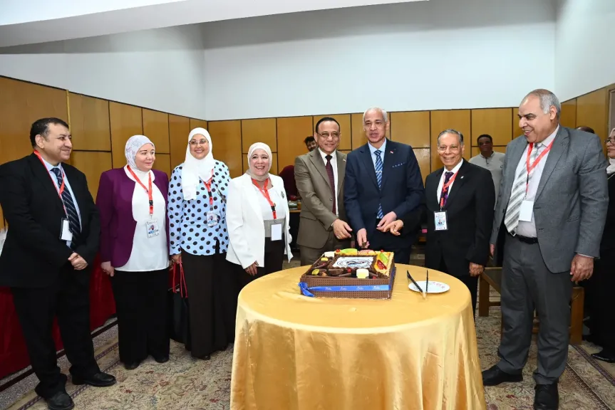 رئيس جامعة أسيوط يشهد افتتاح المؤتمر الدولي السنوي التاسع للجمعية المصرية للقلب والسكري