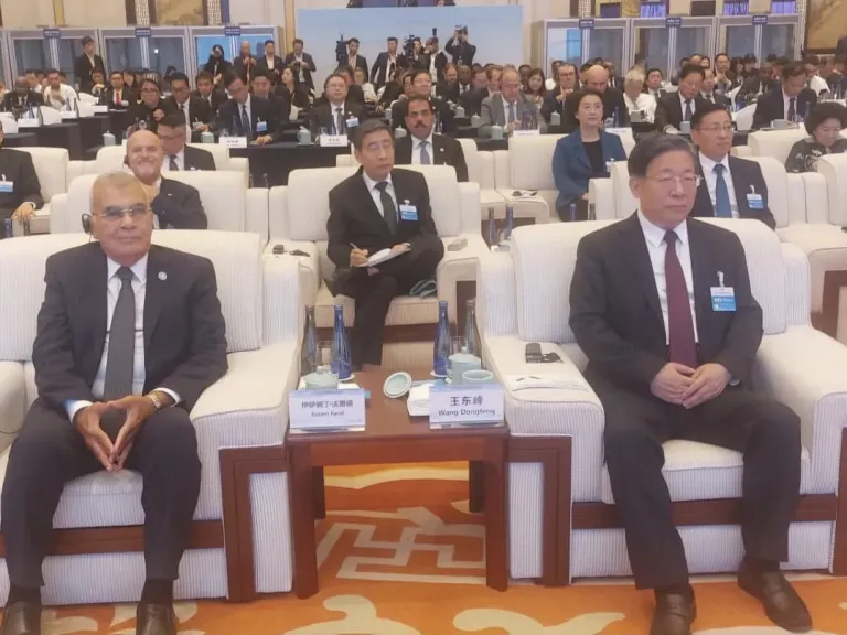 رئيس الشيوخ يشارك في منتدى الصين للاقتصاد والمجتمع بهانغتشو