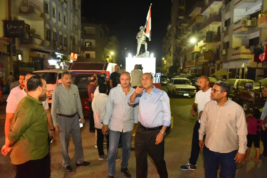 محافظ أسيوط يتفقد ميدان التجنيد بشارع جودة الأسدي بحي شرق بعد الانتهاء من تنفيذه