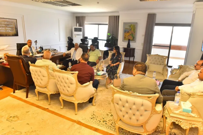 محافظ أسيوط يستكمل لقاءاته الدورية مع أعضاء مجلسي النواب والشيوخ لبحث الملفات الخدمية