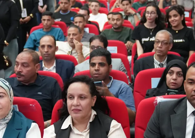 بروح الانتماء وتحية العلم.. جامعة أسيوط الأهلية تبدأ عامًا جامعيًا جديدًا حافلًا بالطموح