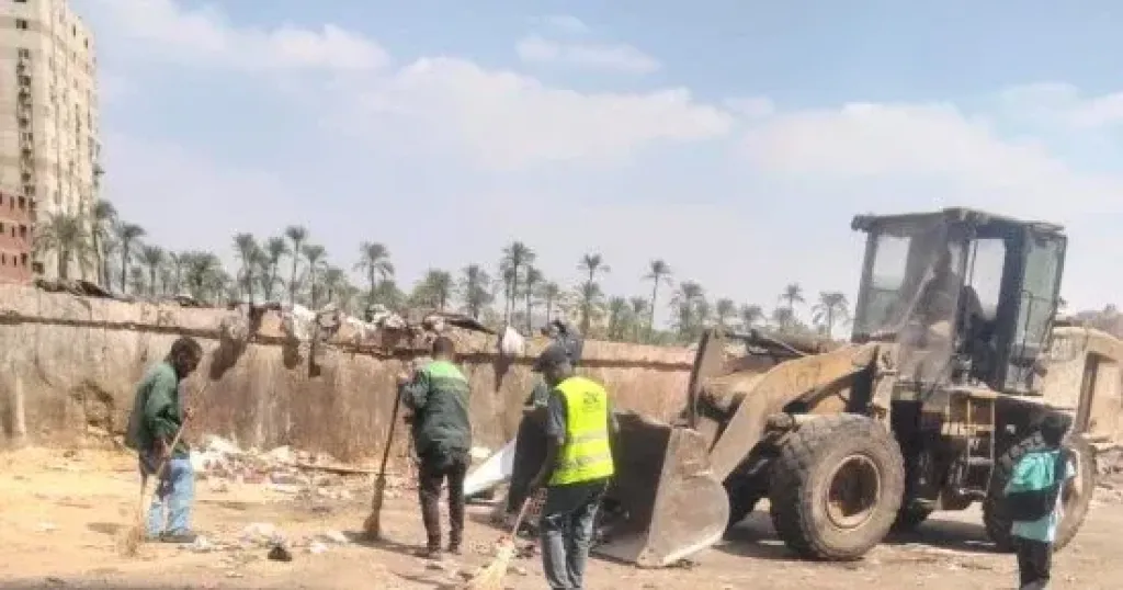 محافظ الجيزة يستبعد نائب رئيس حى بولاق الدكرور لقطاع النظافة