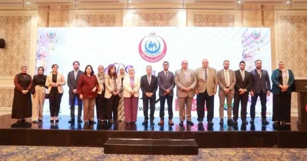 الصحة تحتفل باليوم العالمي لألزهايمر وتعلن تقديم 15 ألف خدمة طبية للمسنين