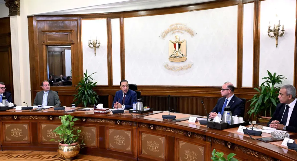 مدبولي يناقش عددًا من محاور العمل الاقتصادية للفترة المقبلة