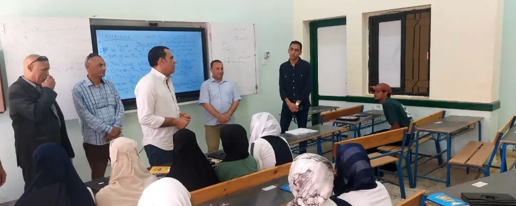وكيل تعليم البحر الأحمر يتابع سير الدراسة ويناقش «البكالوريا» بحلايب