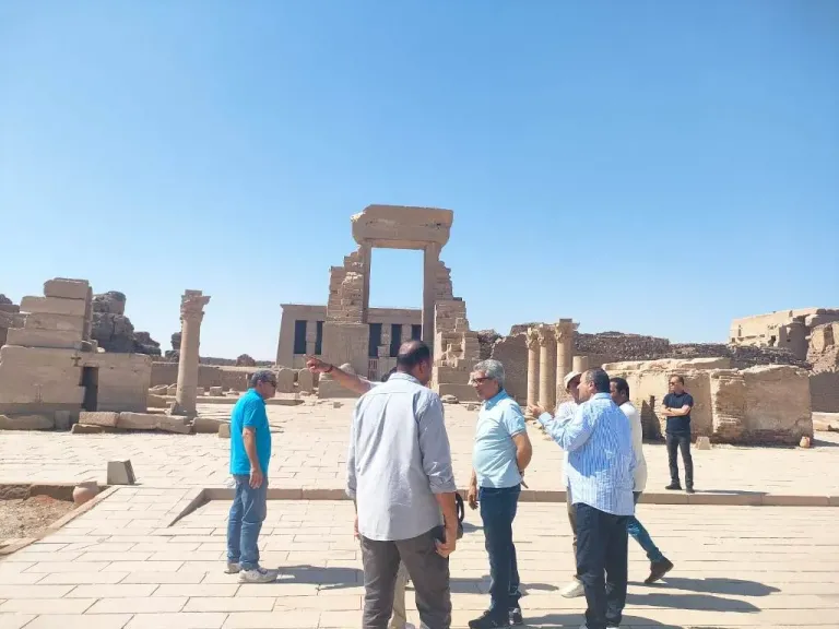 الرامسيوم ونفرتاري ودندرة.. 3 محطات رئيسية على خريطة تطوير المواقع الأثرية بالأقصر وقنا| صور