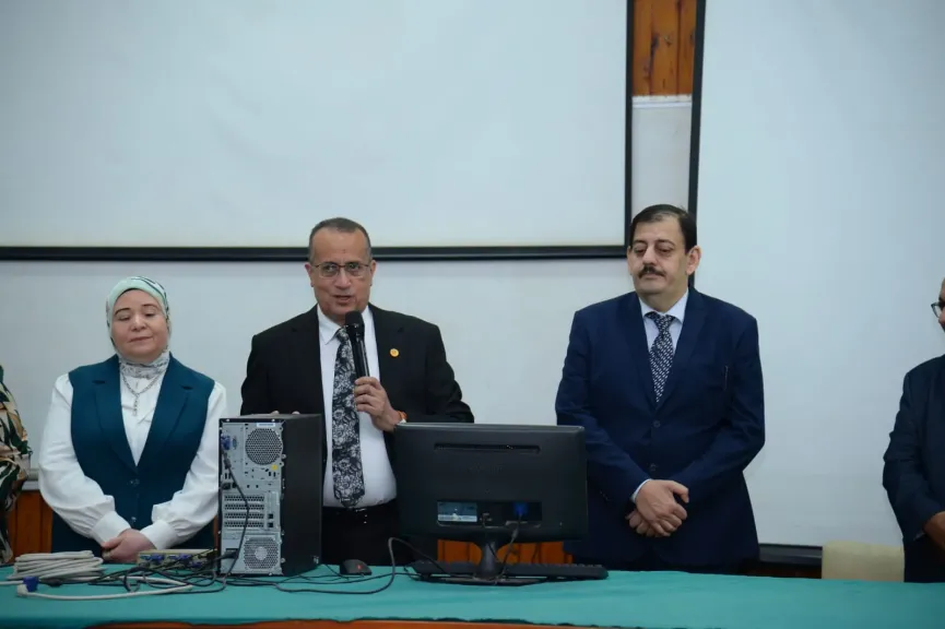 عميد طب أسيوط يرحب بالطلاب الجدد ويؤكد حرص الكلية على إعداد أطباء متميزين
