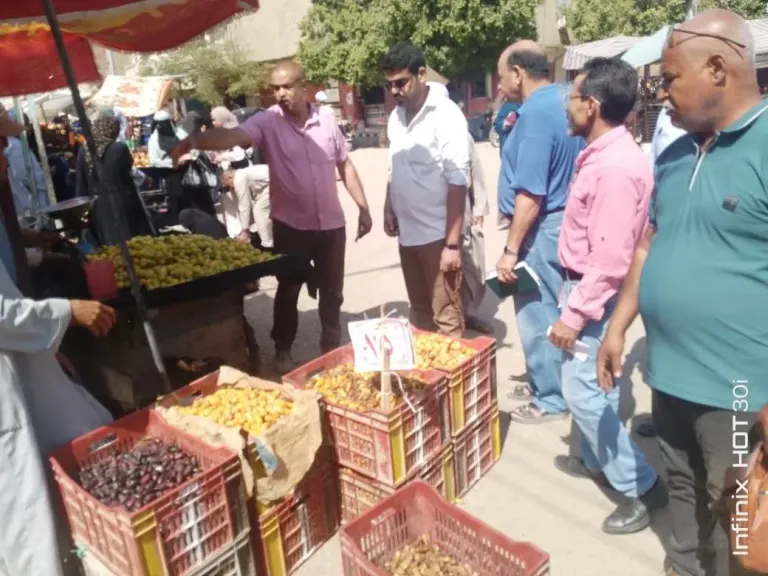 محافظ أسيوط: حملات تفتيشية مكثفة بأسواق الغنايم لمراجعة الأسعار والتراخيص
