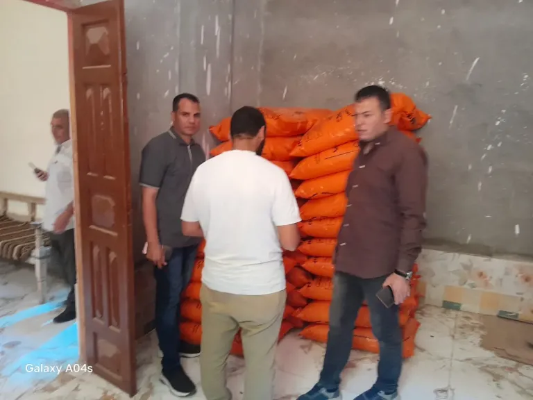 محافظ أسيوط: ضبط 1.5 طن أسمدة زراعية مدعمة قبل بيعها بالسوق السوداء في ديروط