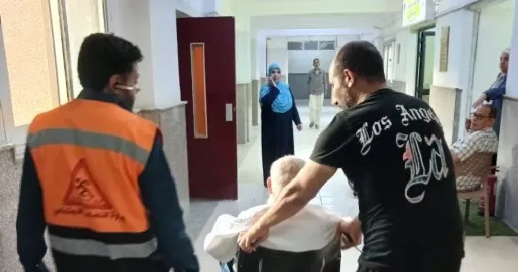 وزارة التضامن تستجيب لبلاغ عن مسن بلا مأوى بالقليوبية وتنقله إلى دار للرعاية