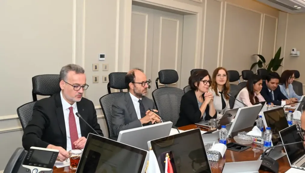 وزير التموين يبحث مع بنك الاستثمار الأوروبي إنشاء مركز لوجيستي للحبوب