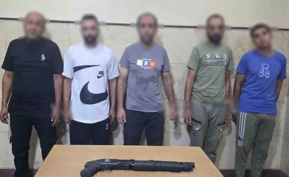 مشاجرة بسبب ركن السيارات تنتهي بإطلاق نار.. وضبط المتهمين في البحيرة