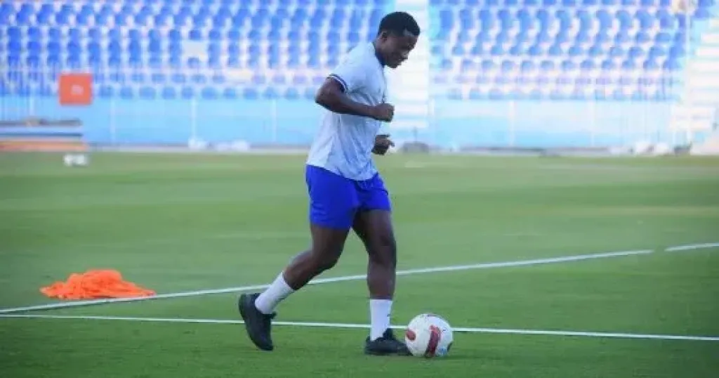 سعيدو كيبو يواصل التأهيل في غزل المحلة بعد الإصابة في العضلة الضامة