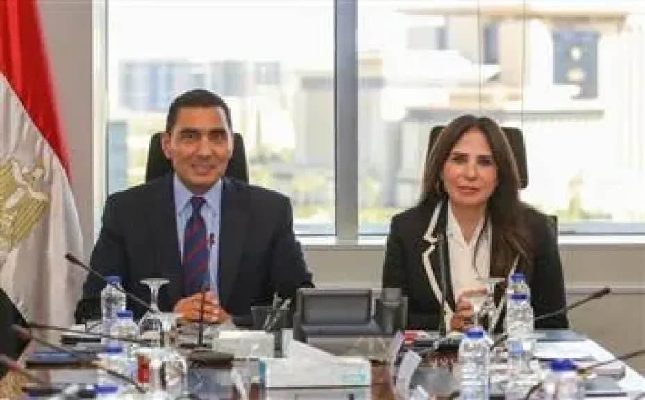 وزير الشباب والرياضة يبحث مع وزيرة الإسكان تعزيز التعاون بملفات مراكز الشباب والمدن الجديدة
