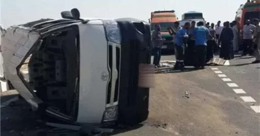 انقلاب سيارة وإصابة شخصين فى دار السلام بسوهاج