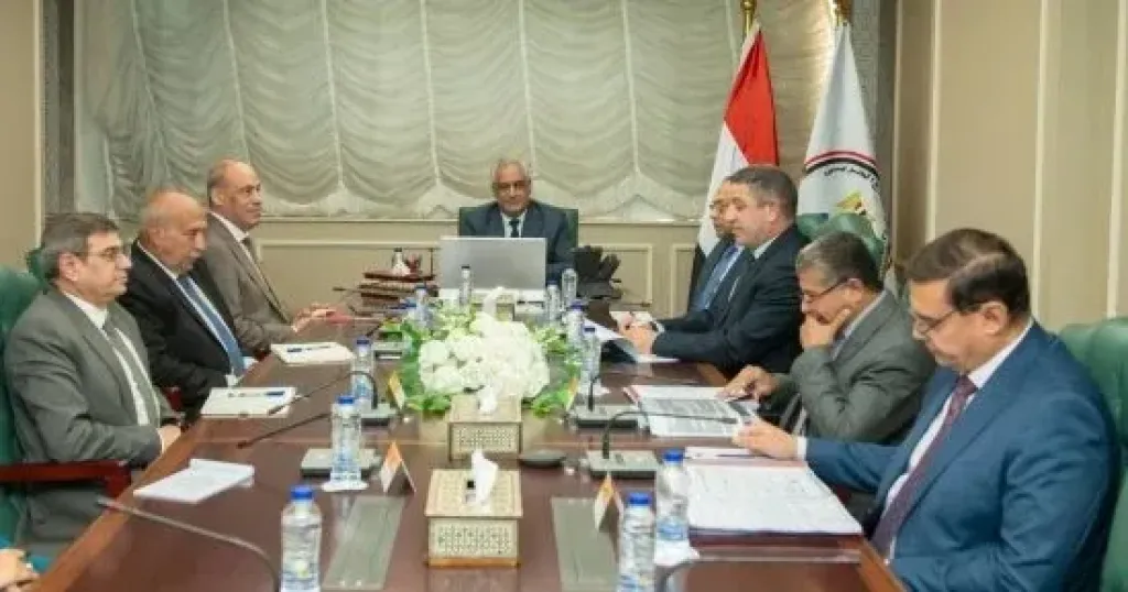 وزير الإنتاج الحربي يتابع خطة تطوير ورفع كفاءة القطاعات الإنتاجية بشركة حلوان للأجهزة المعدنية