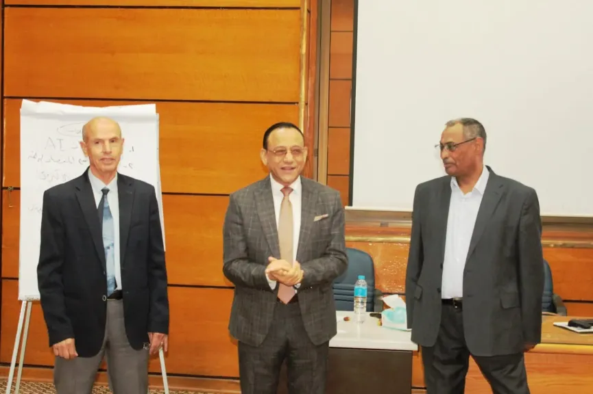 نائب رئيس جامعة أسيوط لشئون الدراسات العليا والبحوث يتفقد أعمال الدورة التدريبية