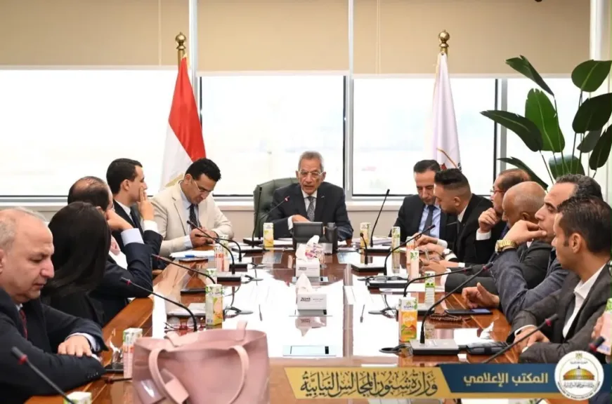 وزير شئون المجالس النيابية يكشف امام المحررين البرلمانيين أهم مشروعات القوانين وأجندة الحكومة التشريعية أمام البرلمان