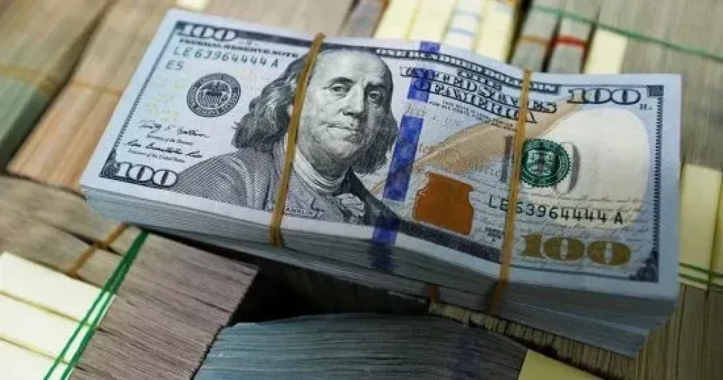 تعرف على سعر الدولار مقابل الجنيه قبل بدء التداول