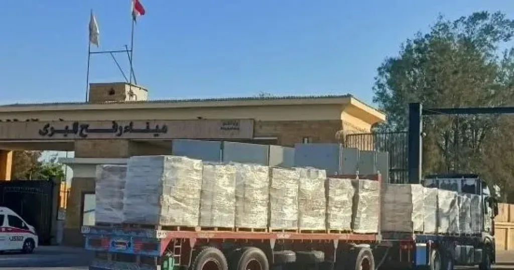 إطلاق قافلة زاد العزة إلى غزة الـ284 بمحمولة 2794 طنا من المساعدات الغذائية
