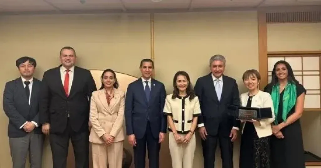 وزير السياحة يبحث مع نائب الرئيس الأول لجايكا تعزيز التعاون في الإدارة والتدريب